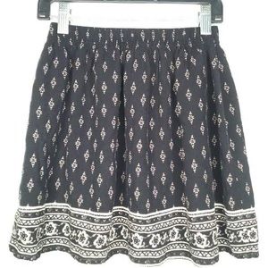 Hollister Mini Floral Detailed Skirt Above Knee Elastic Waistband Size S…